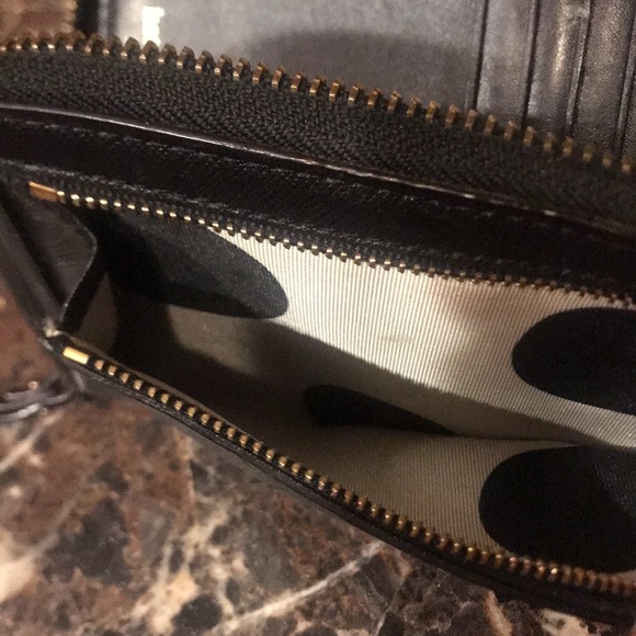 Kate Spade Wristlet - Picture 3 of 5